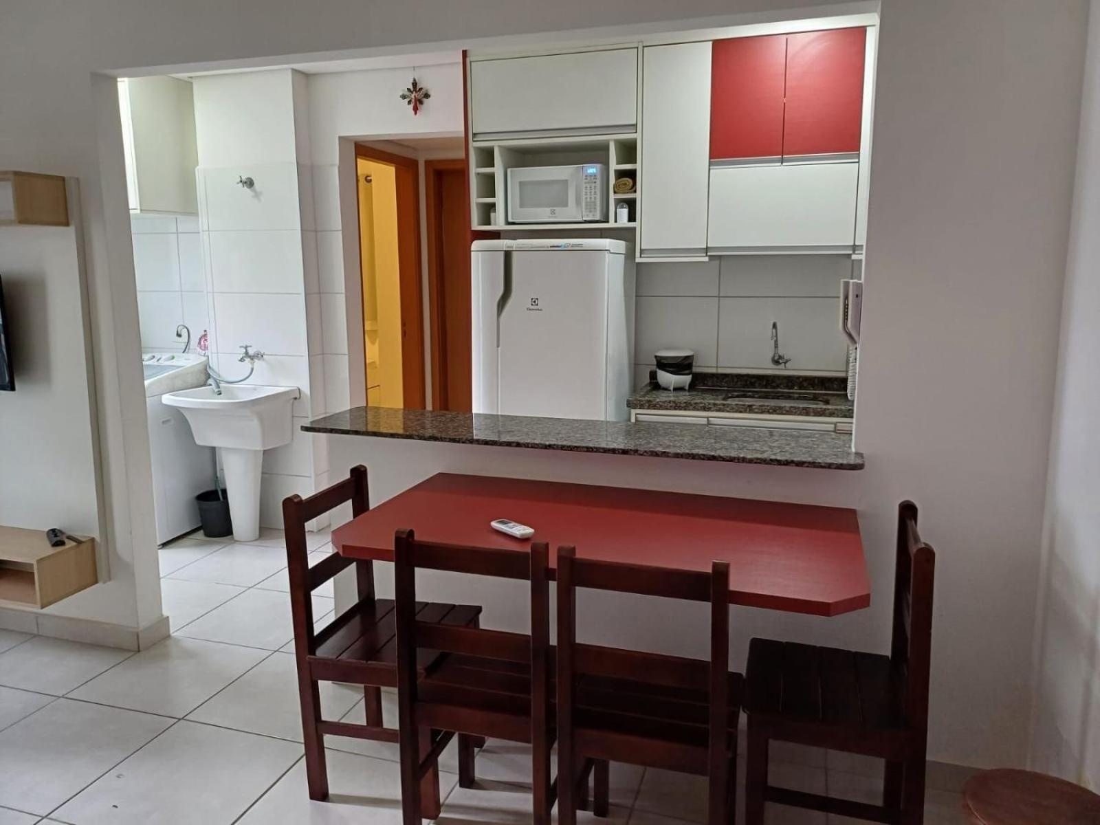 Thel - Apto 43/a, Jardim Palmeiras I - Itagua Apartamento Ubatuba